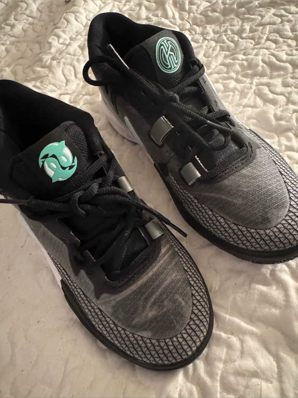 Nike Kyrie Go GS Size 6Y Shoes